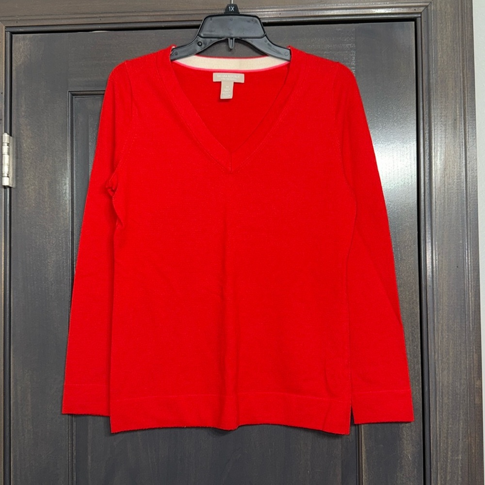 Banana Republic women’s Extra Fine Merino Wool Soft Crew Red Orange Sweater M